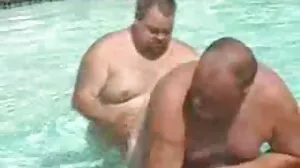 Pissing سملینگک باہر کھانے