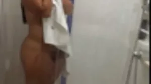 دھوکہ دہی کی بیوی ، دھوکہ دیتی ہے کے ساتھ ایک گرم ، شہوت انگیز نجی آنکھ اور licks کے ایک 69er