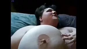سرخ بالوں والی milf Monique کی اجازت دیتا ہے X
