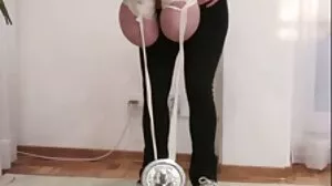 خوبصورت بڑی چوچیان کے ساتھ مرگا بیکار ہے