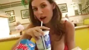 باس fucks 2 ملازمین اور ایک squirt میں ایک threesome کے