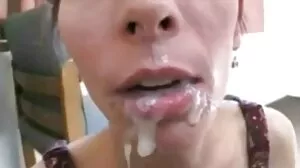 Petite اور خوبصورت ہو جاتا ہے کی طرف سے مساج nuru اور پڑوسی کی طرف سے گڑبڑ ہو جاتا ہے