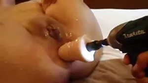 موٹے آسٹریلوی تک پہنچ جاتا ہے ، orgasm کی طرف سے اس کی بلی طرف toying