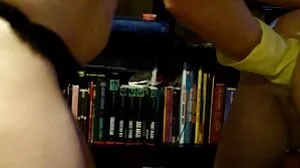 Lesbo کی سینٹر کے وسیع پرتوں کو کھولنے کے ان کی گہری anuses اور پرہار بڑی dildos