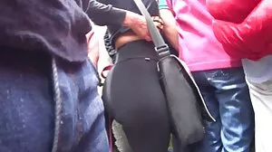 سنہرے بالوں والی مالکن کے ساتھ fucks