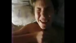 Busty ٹیکسی ڈرائیور ایک سیاہ ڈک لیتا ہے