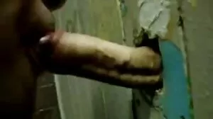 سرخ بالوں والی خوبصورتی سواری سرحد افسر کے لئے اس آزادی