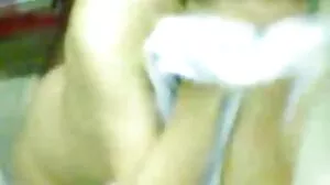 سینگ چھوٹا سا نوجوان orgasm کے ساتھ اس کے مالک مکان کو چھوڑ کرنے کے لئے کرایہ ادا کی اس کے گھر کے