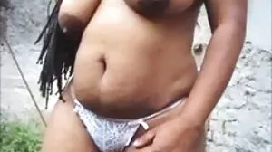 بوڑھے آدمی xxx اور لڑکی کے چہرے پر پہلی بار کے لئے جنسی جغرافیہ
