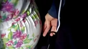خوبصورت نوجوان shoplifter پکڑا گیا اور اس کی معصومیت کھو