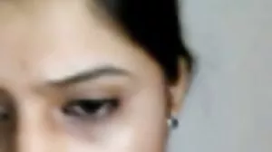 تجربہ کار ماں بھارت گرمیاں چہروں کے ساتھ ایک threesome نوجوان جوڑے