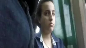 سیلینا 18 کے ساتھ اس کے ہم جنس پرست دوست کے licks اور بیکار ہے