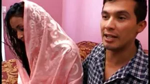 BFFs ہے-ابیلنگی دوستوں کے آخر میں حاصل کرنے کے لئے ایک دوسرے کے ساتھ کرسمس