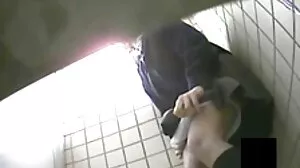 Unboinging اور مقعد جنسی کے ساتھ ایک چھوٹے سے خوبصورت دلہن