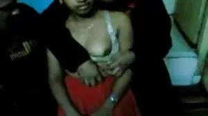 دو kinky ایجنٹوں چاٹ اور اتارنا fucking ایک نوجوان چور