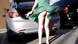 سرخ بالوں والی Anj