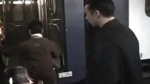 ایک سنہرے بالوں والی ایک بڑا سیاہ ڈک سے پہلے گدا ، اتارنا fucking